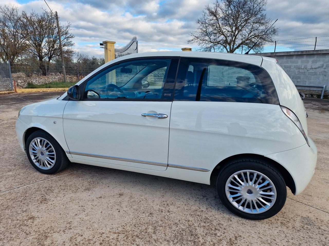 Lancia Ypsilon 1.2 69 CV Diva