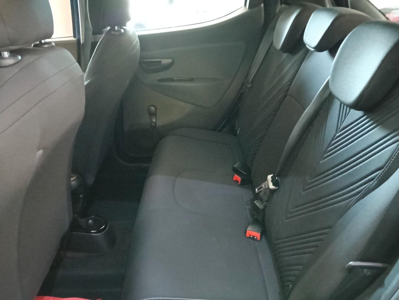 Lancia Ypsilon 1.0 FireFly 5 porte S&S Hybrid Gold