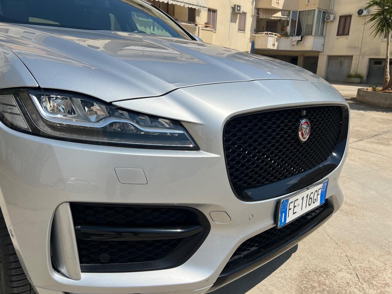 Jaguar F-Pace 2.0 D 180 CV AWD aut. R-Sport