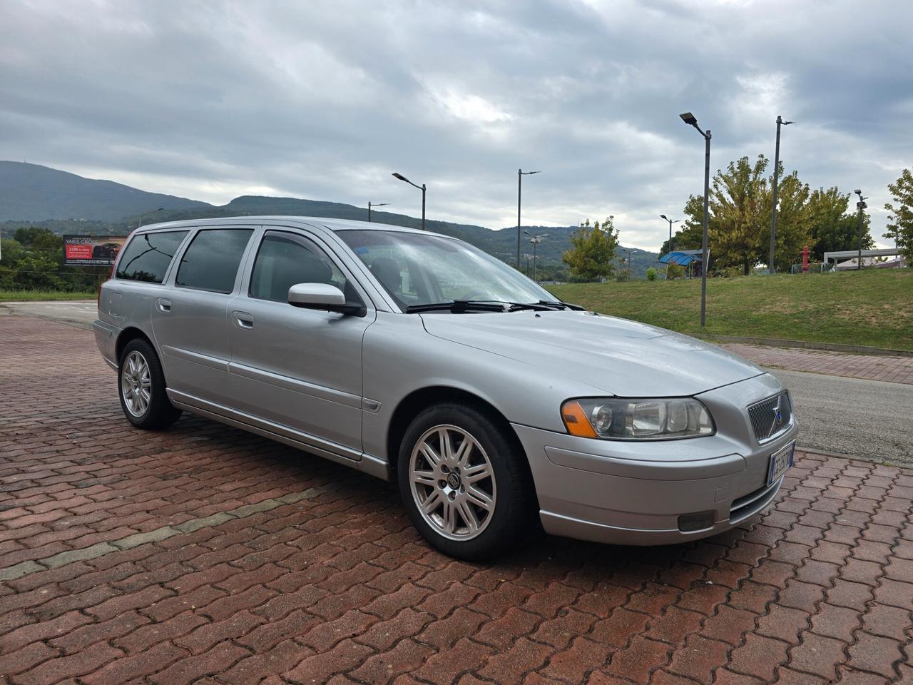 Volvo V70/XC70 V70 2.4 D 20V (163CV) cat Momentum