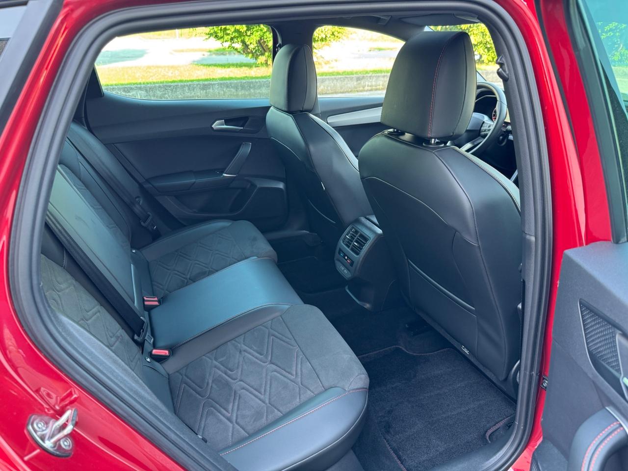 Seat Leon 1.5 eTSI 150 CV DSG FR