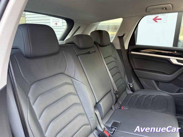 VOLKSWAGEN Touareg 3.0 tdi Black Style tiptronic TELECAMERA CARPLAY