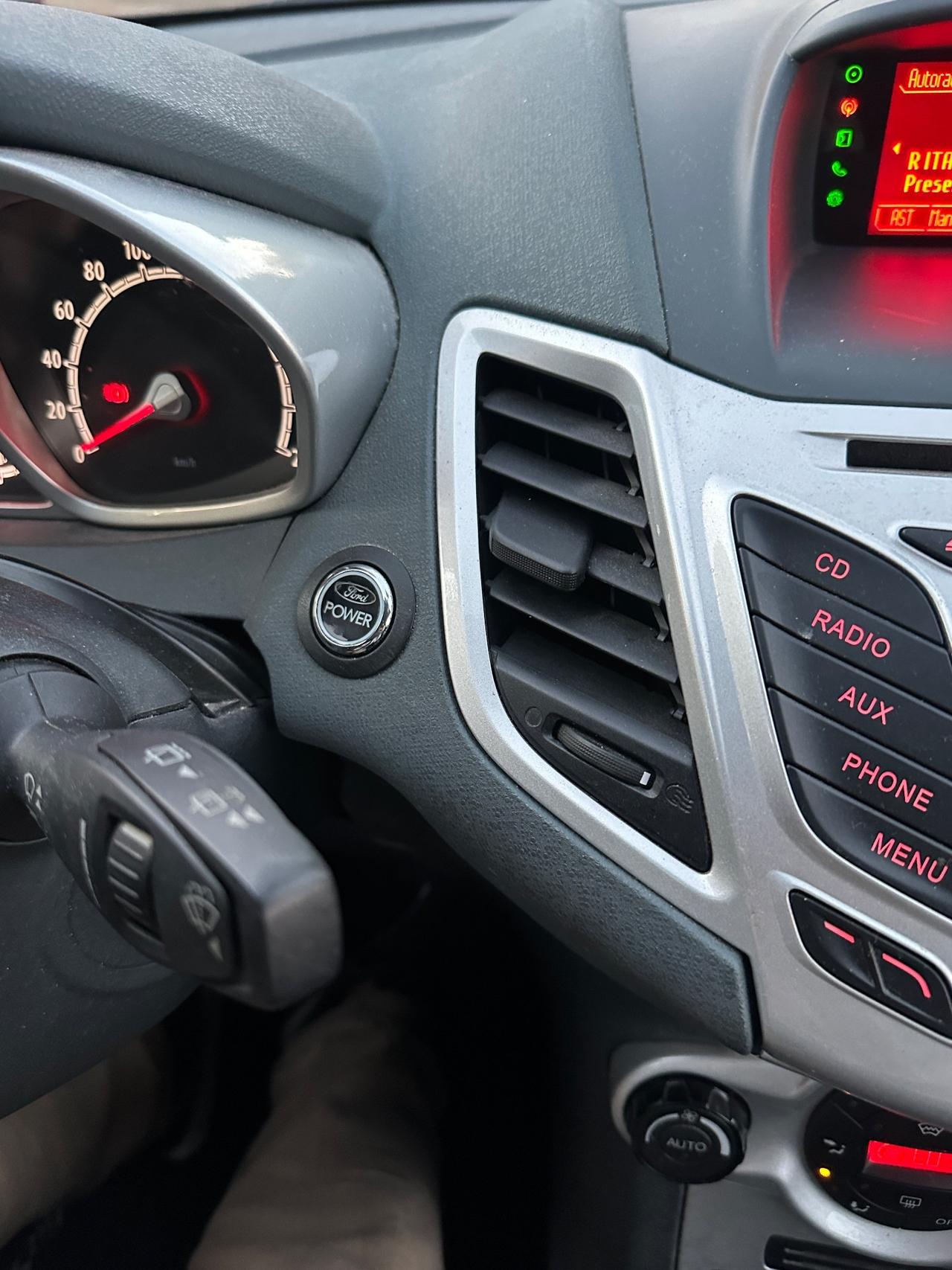 Ford Fiesta 1.4 5 porte Bz.- GPL Titanium