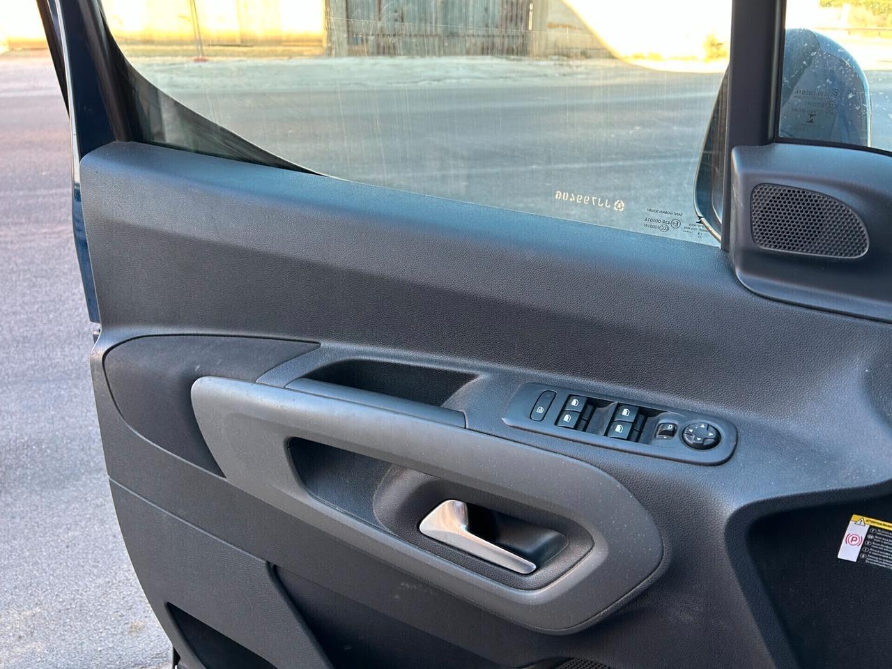 Citroen Berlingo BlueHDi 130 Stop&Start EAT8 M Feel