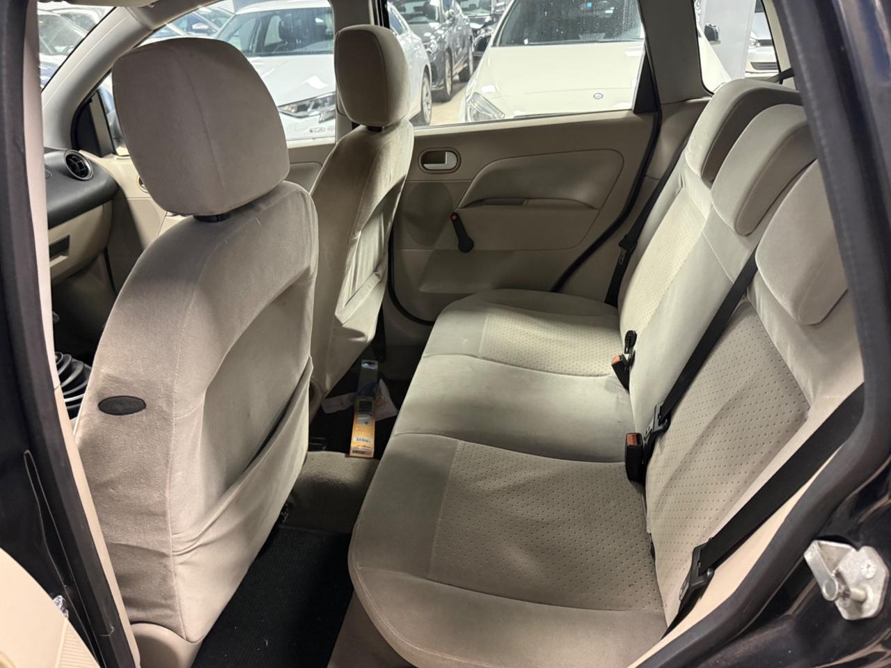 Ford Fiesta 1.4 16V 5p. Ghia