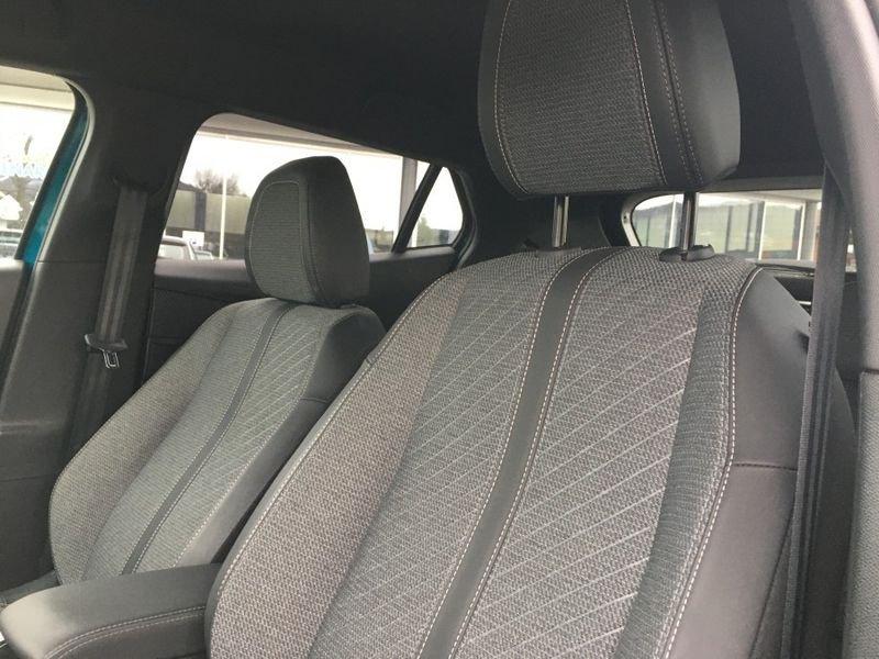 Peugeot 2008 PureTech 100 Allure PROMO * PARI AL NUOVO