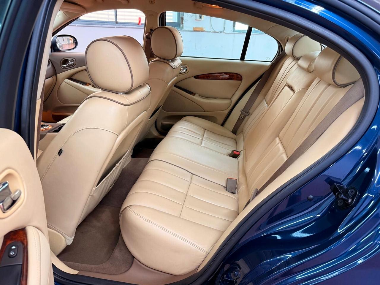 Jaguar S-Type 2.7 diesel V6 Executive Luxury