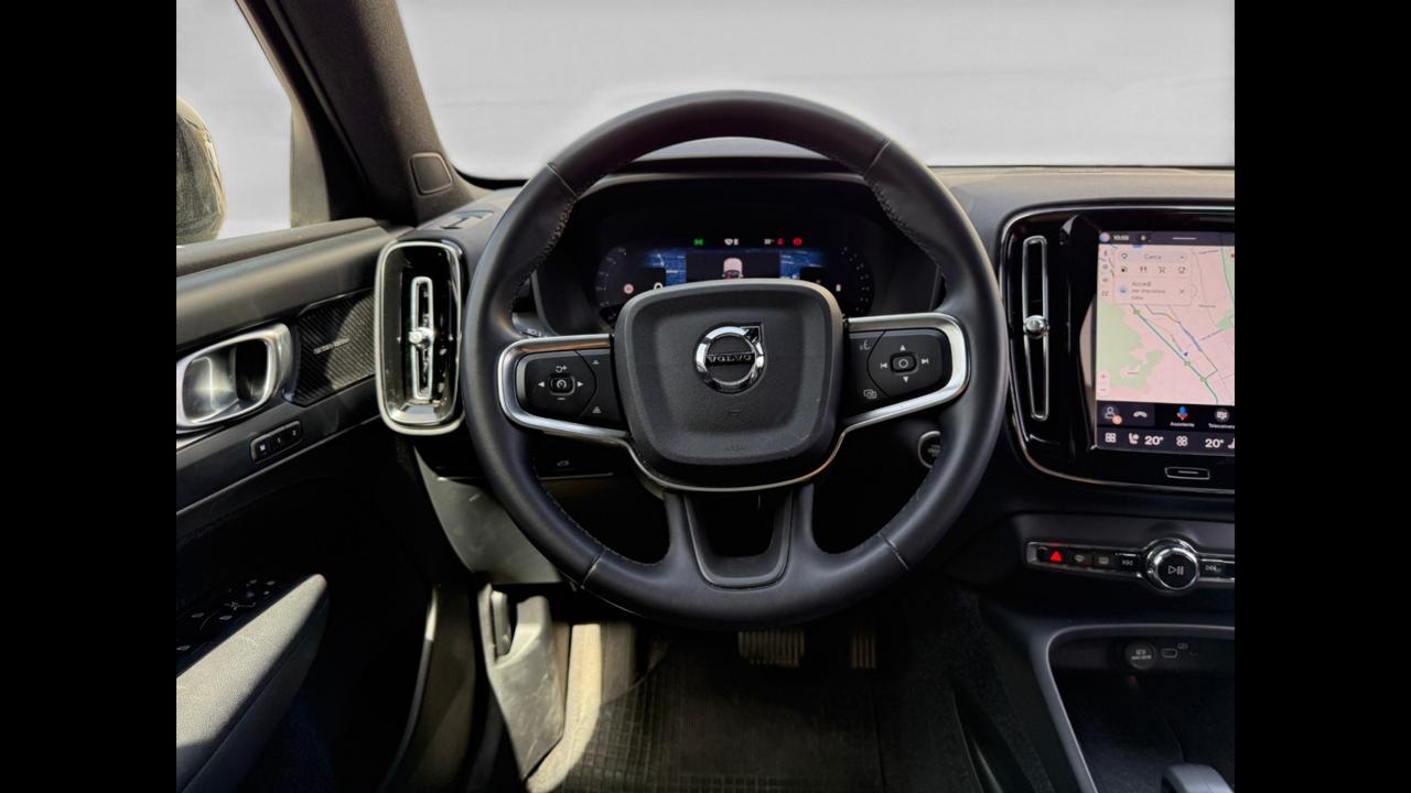 VOLVO XC40 Plus Black Edition B3 AUT