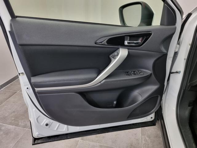 MITSUBISHI Eclipse Cross 2.4 MIVEC 4WD PHEV Instyle SDA Pack 0