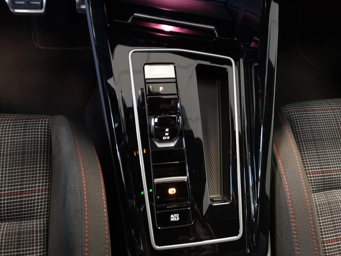 Volkswagen Golf GTI 2.0 TSI DSG MATRIX ACC DCC