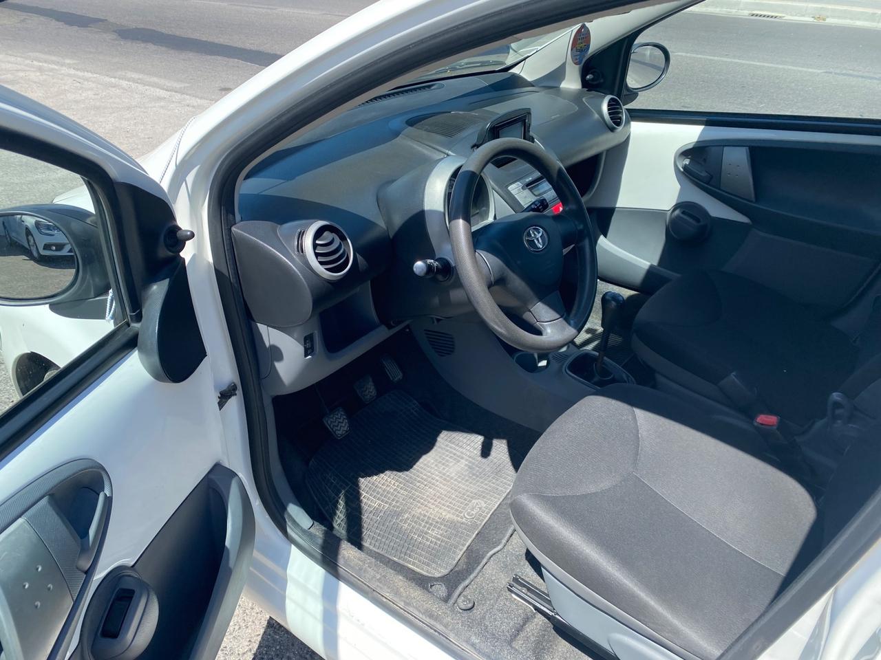 Toyota Aygo 1.0 12V VVT-i 5 porte Now Connect
