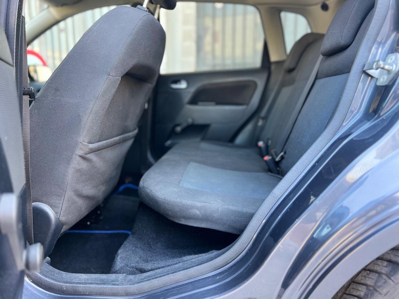 Ford Fiesta 1.4 diesel anno 2008 Cambio Automatico 185,000Km