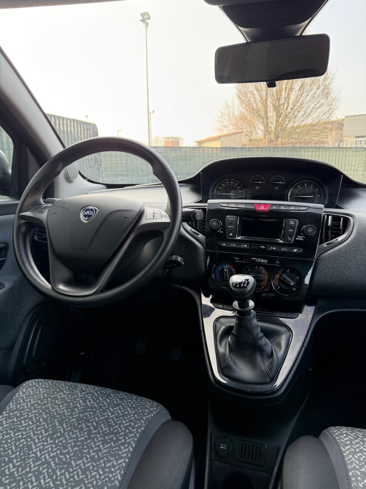 Lancia Ypsilon 1.0 FireFly 5 porte S&S Hybrid Silver Plus PREZZO REALE