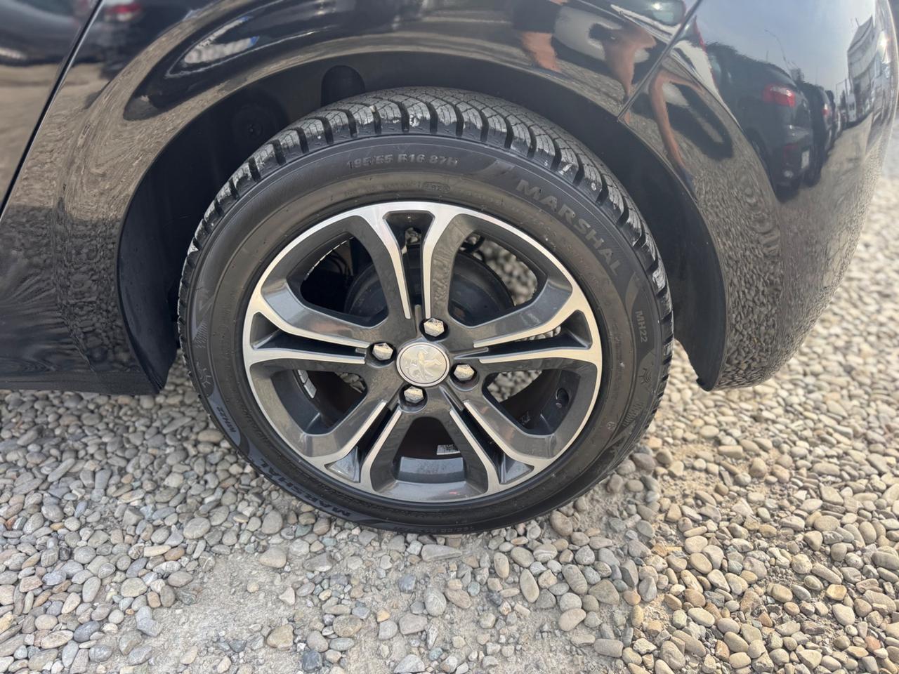 Peugeot 208 PureTech 82 5 porte Active
