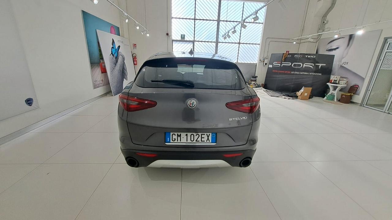 Alfa Romeo Stelvio 2.2 Turbodiesel 160 CV AT8 RWD Business