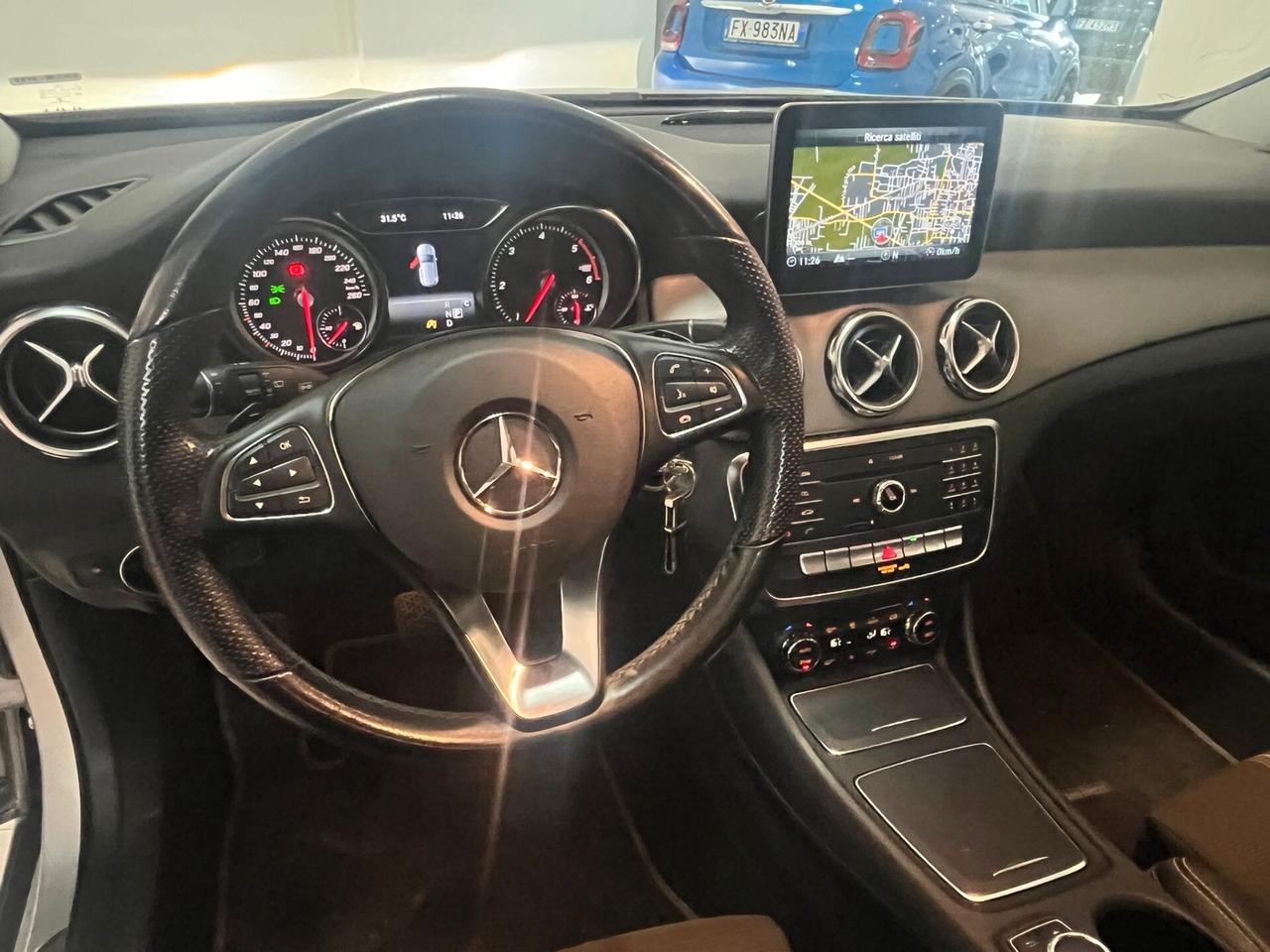 Mercedes-benz GLA 200 D AUTOMATICA 4MATIC SPORT
