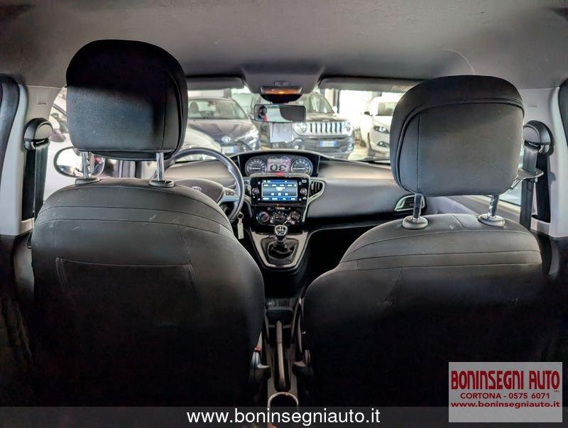 Lancia Ypsilon 1.0 FireFly 5 porte S&S Hybrid Platino