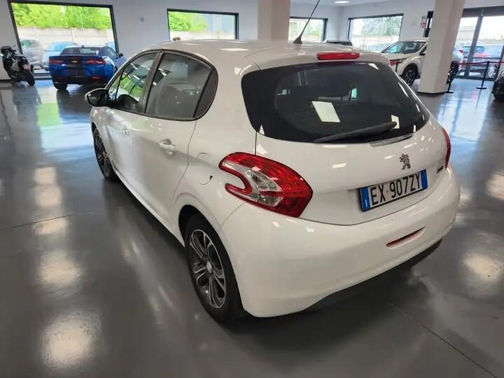Peugeot 208 PureTech 82 5 porte Allure