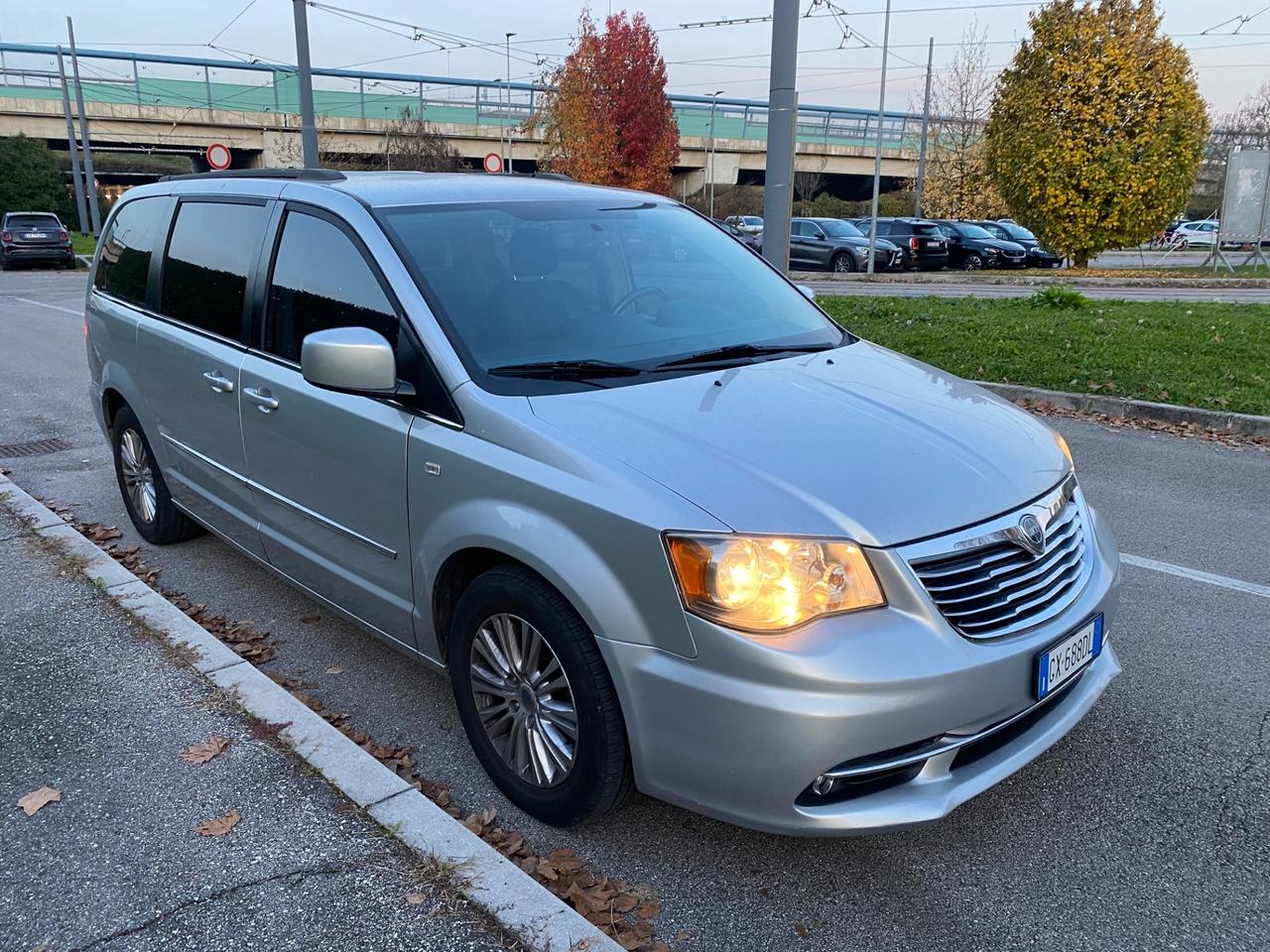 Lancia Voyager 2.8 Turbodiesel Platinum 163 CV