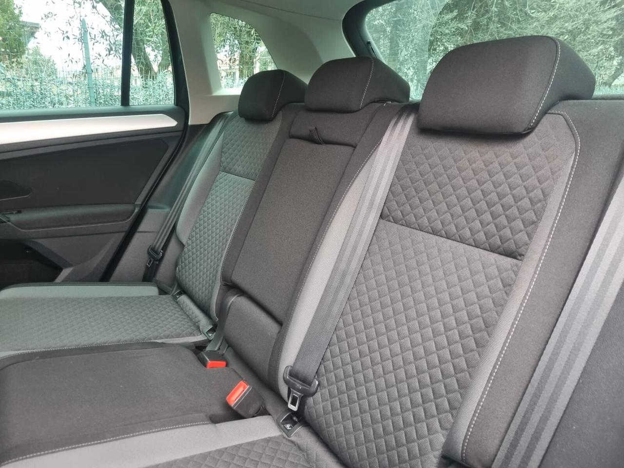 Volkswagen Tiguan 2.0 TDI SCR DSG 4MOTION Business BMT