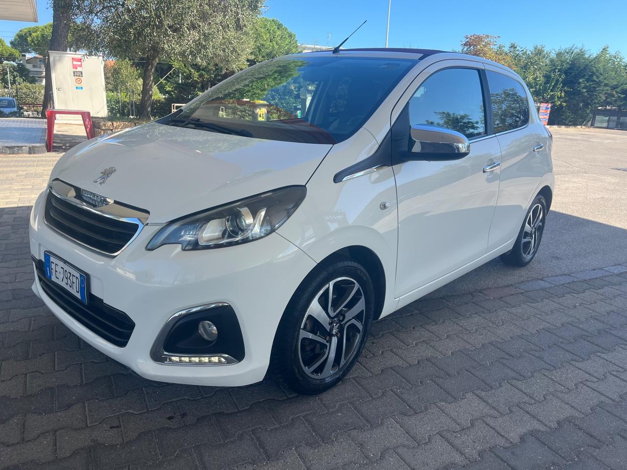 Peugeot 108 VTi 68 5 porte Allure cabrio ok neopatentati