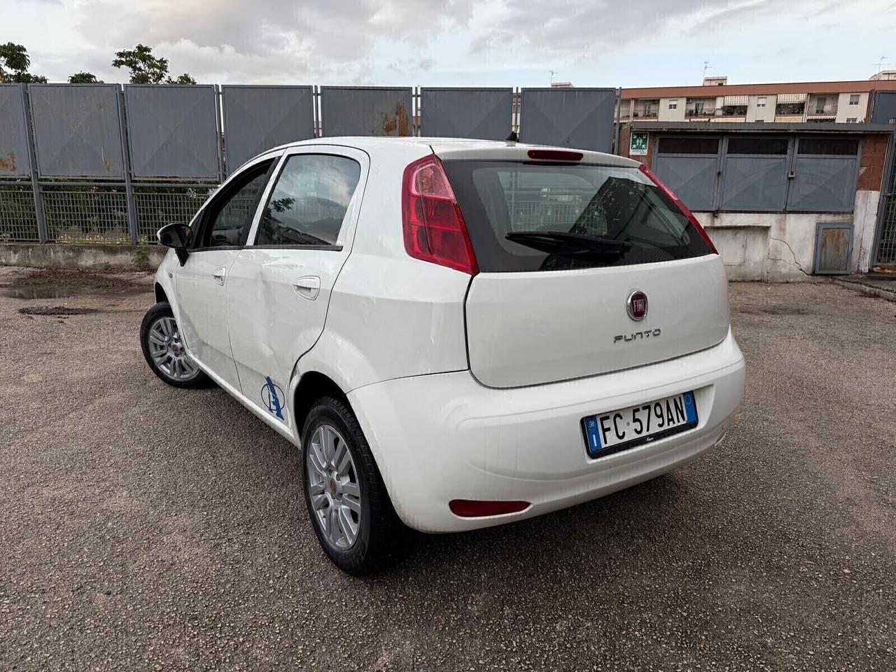 2016 Fiat Punto 1.4 8V 5 porte Natural Power Lounge