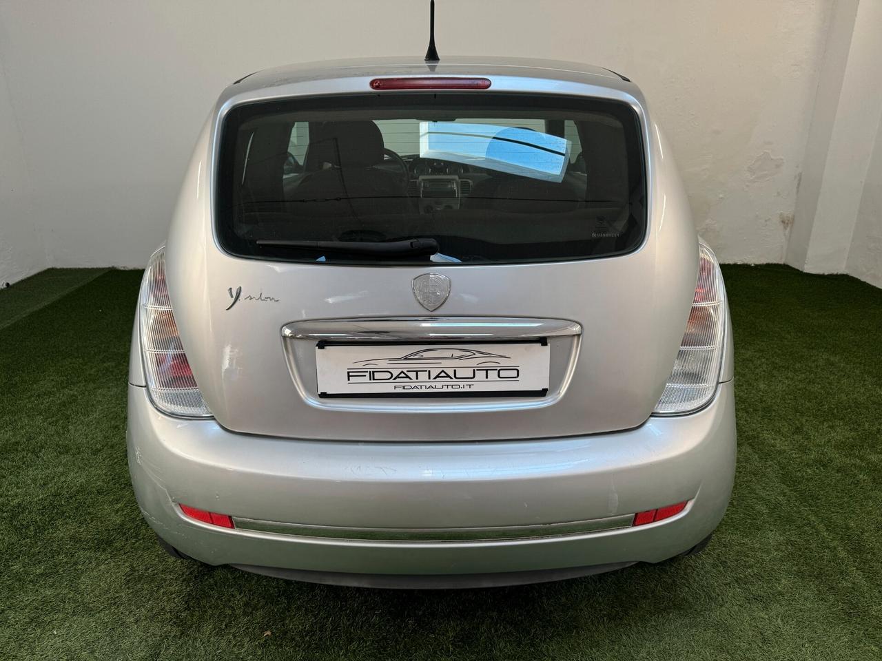 Ypsilon 1.2 8v Argento OK NEOPATENTATI 1PROPR.