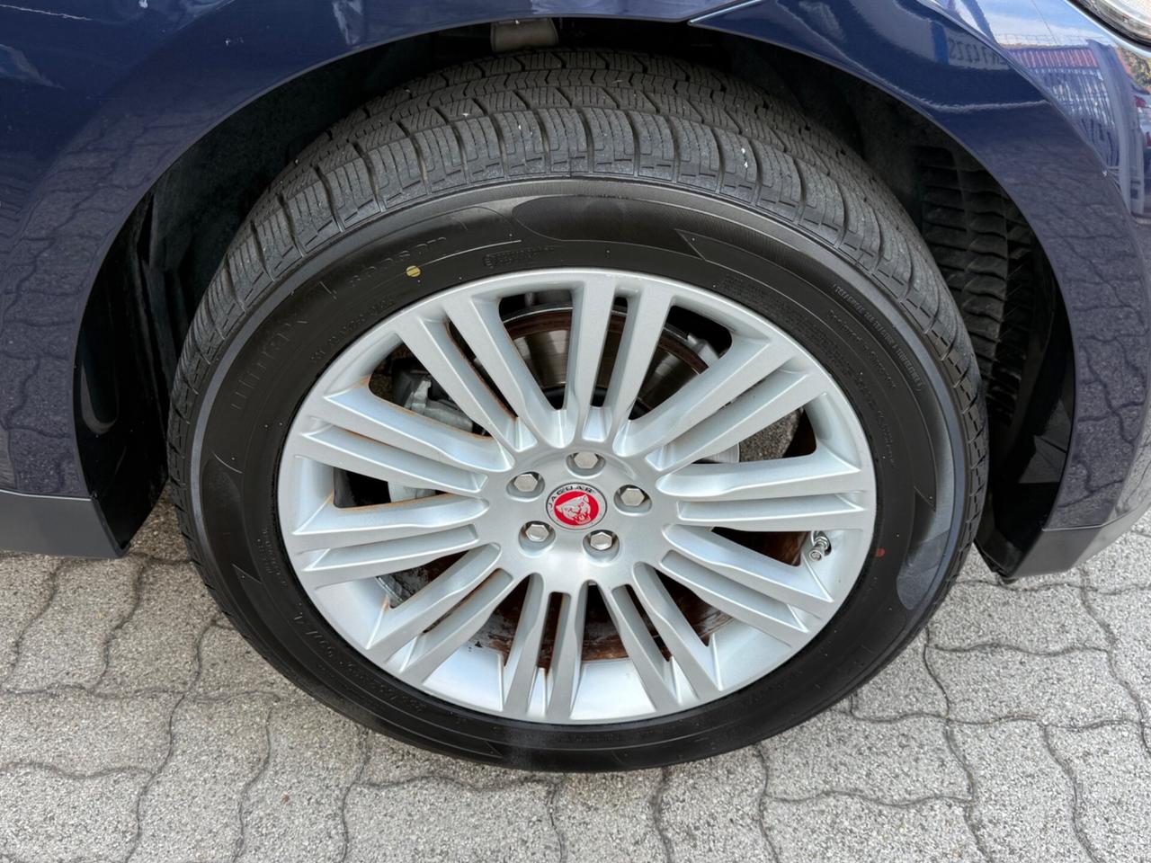 Jaguar F-Pace TURBO NUOVO 4x4 2.0 D 180 CV aut. Portfolio