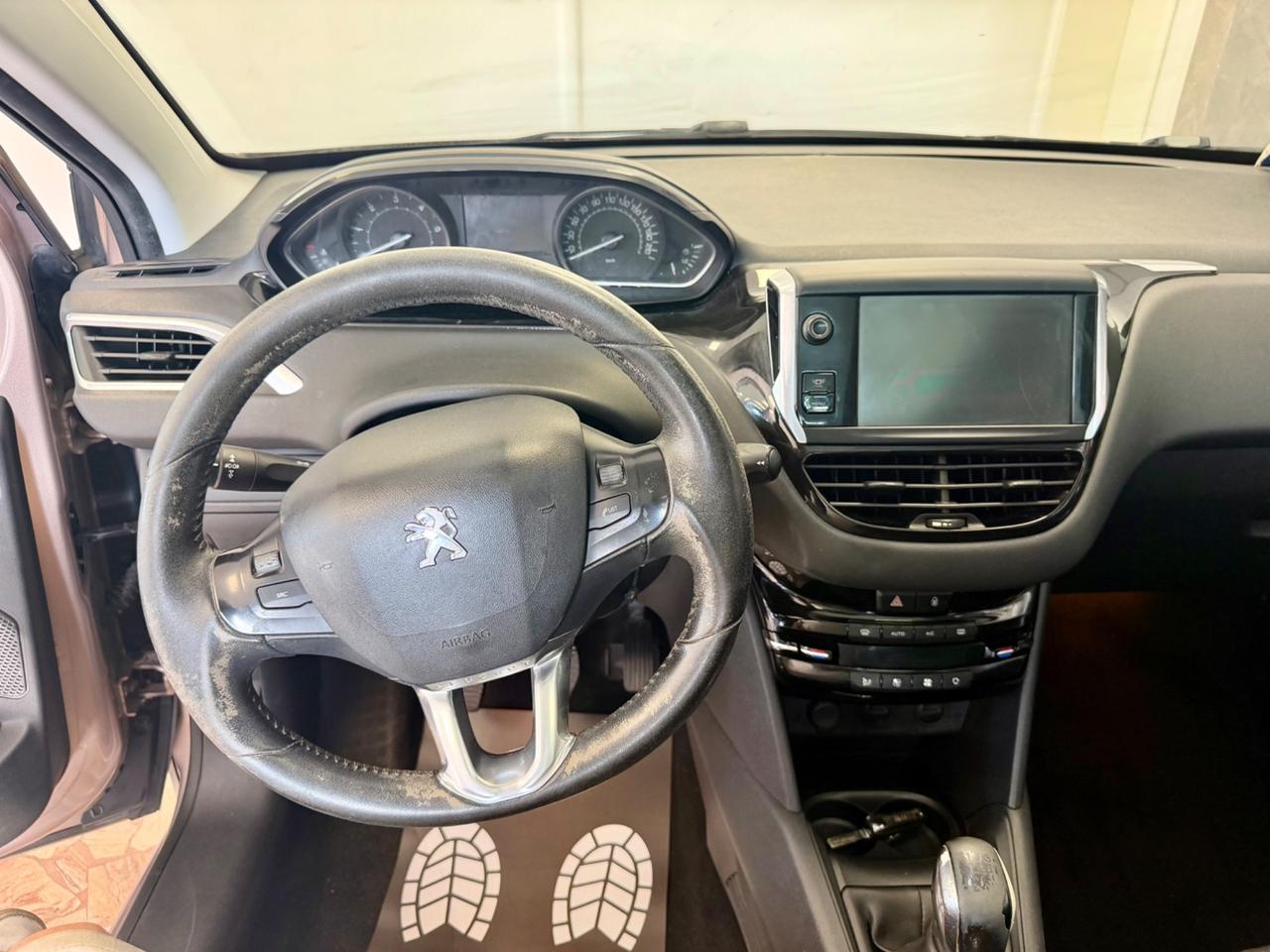 Peugeot 208 1.4 HDi 68 CV 5 porte Allure
