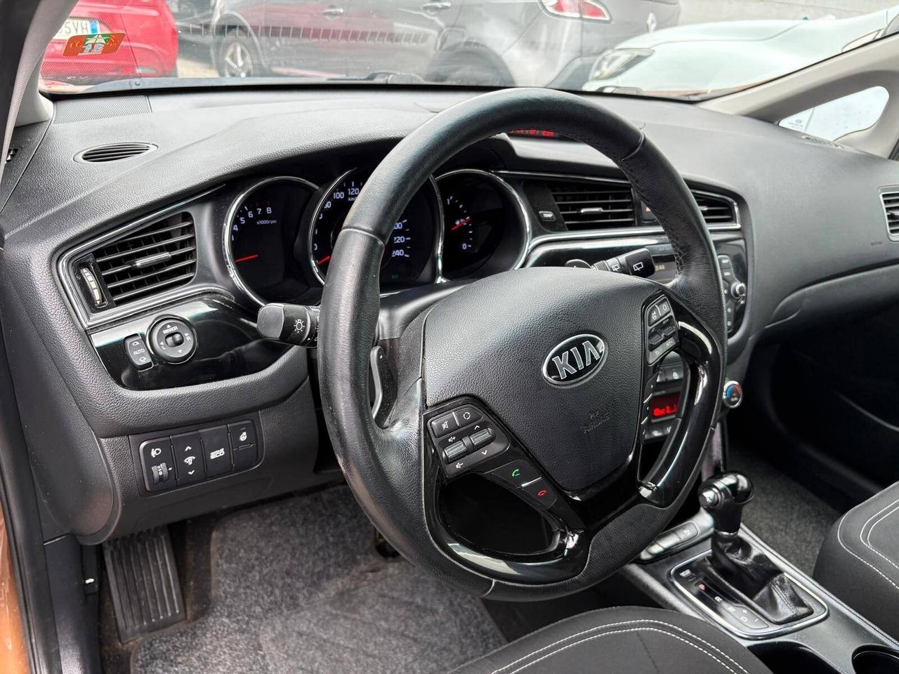 Kia Ceed cee'd 1.6 GDI 5 porte Cool automatica