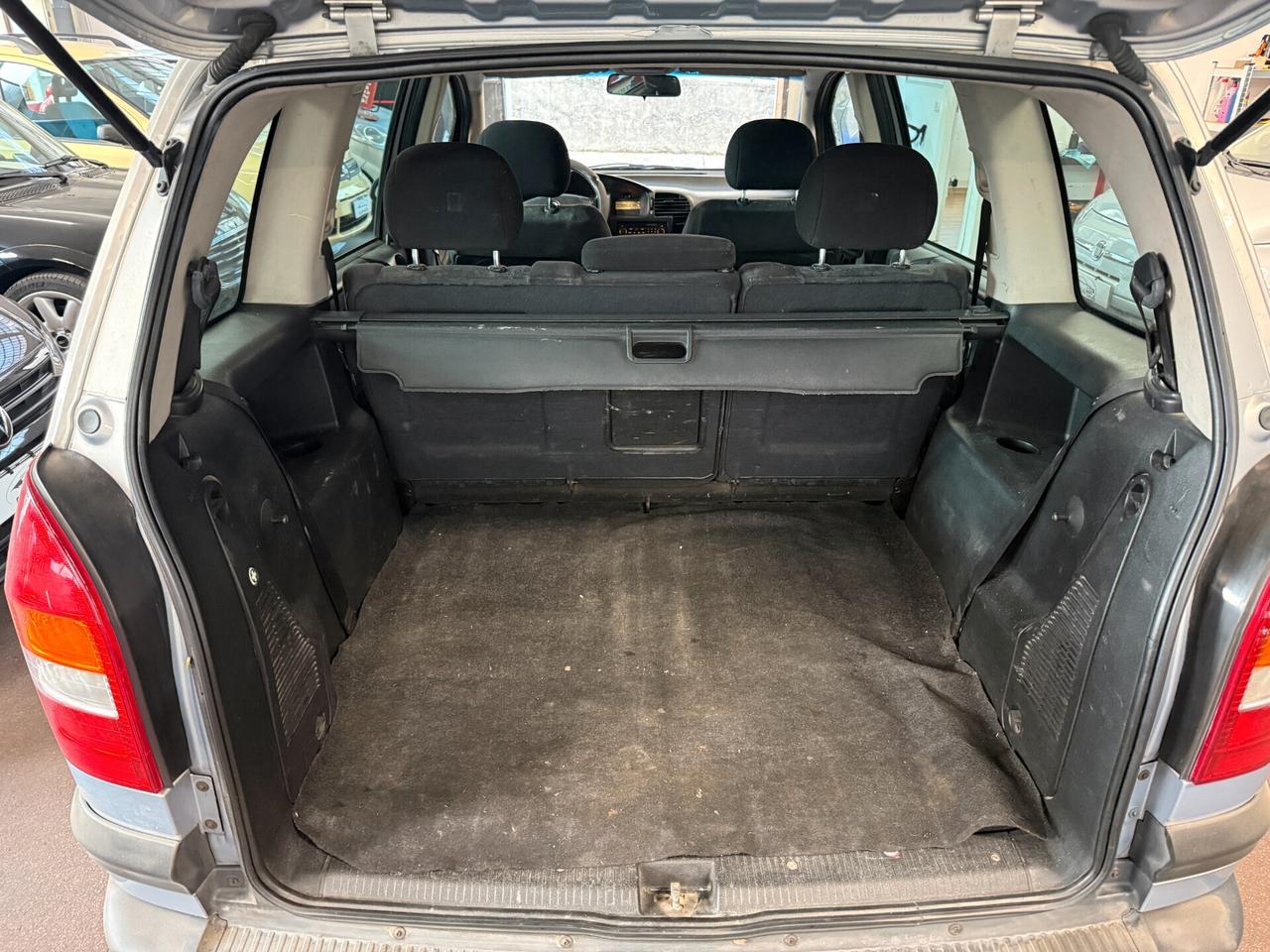Opel Zafira 2.2 - 7 posti