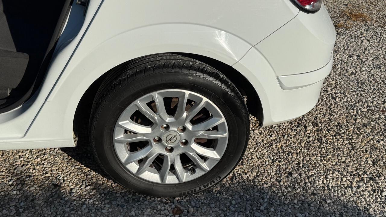 Opel Astra 1.7 CDTI 110CV 5 porte Cosmo