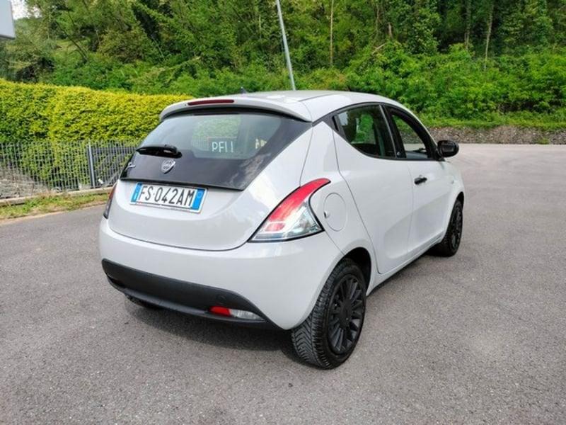 Lancia Ypsilon 1.2 69 CV 5 porte Elefantino Blu