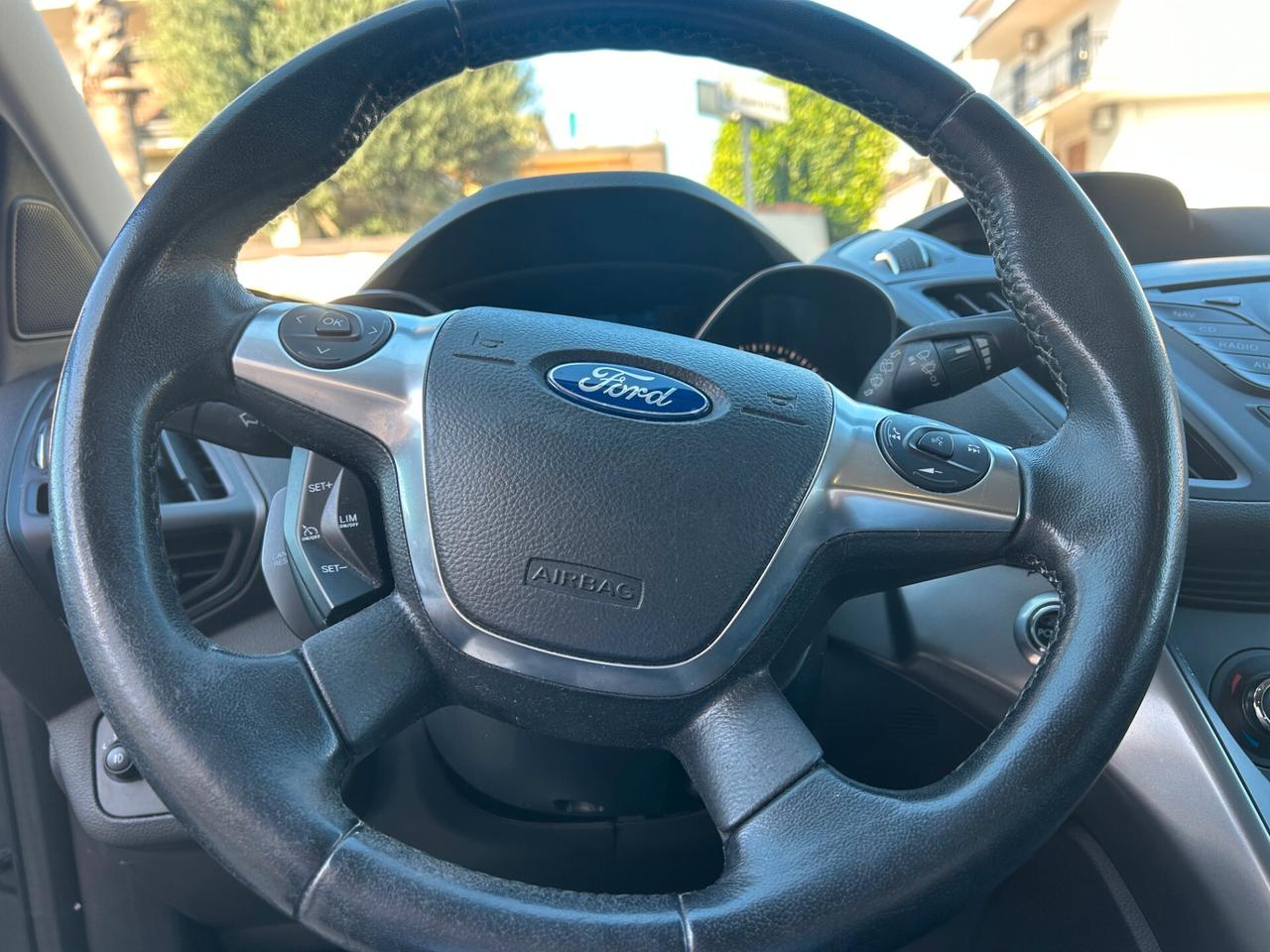 Ford Kuga 2.0 TDCI 140 CV 4WD Titanium