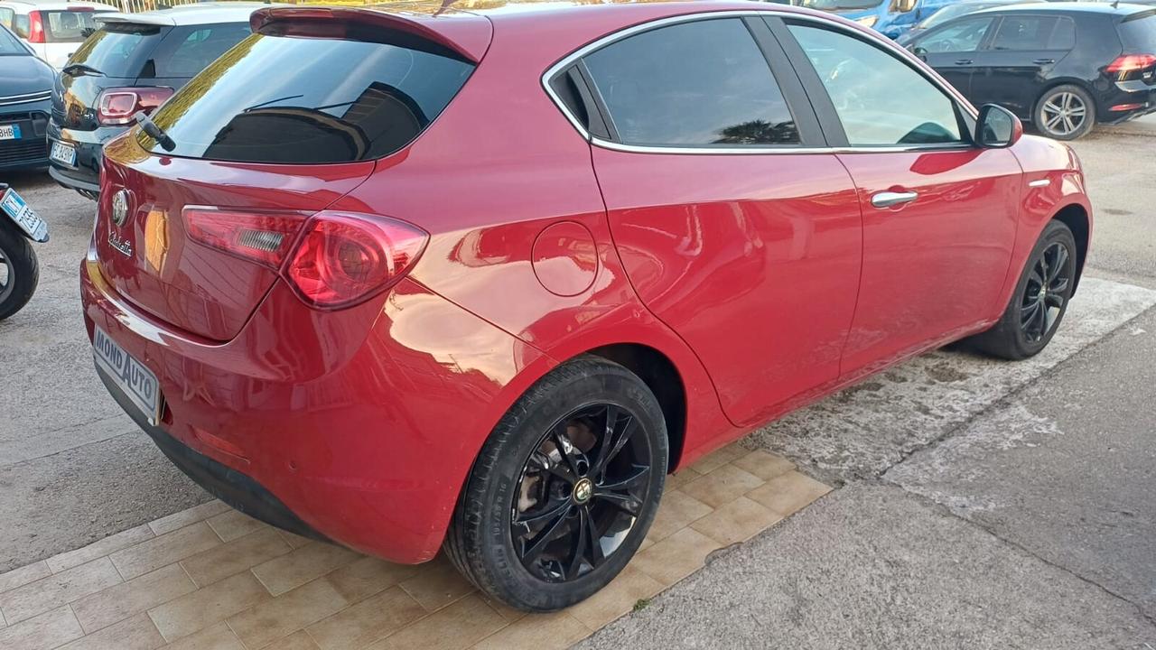 Alfa Romeo Giulietta 1.6 JTDm-2 105 CV Distinctive 2013 ROSSA COME NUOVA