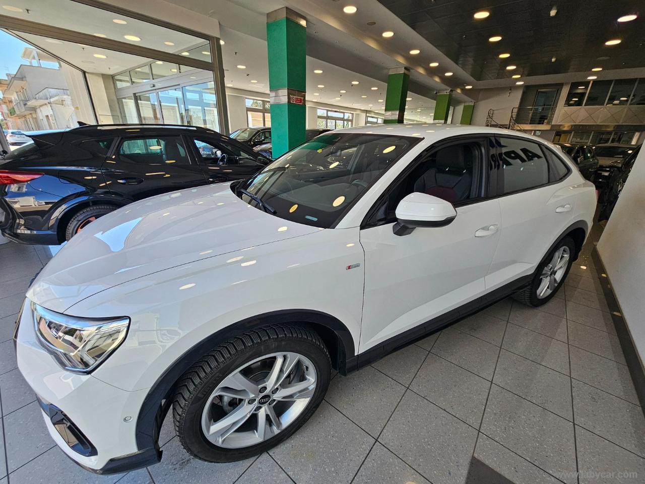 AUDI Q3 SPB 35 TDI quattro S tr. Ident. Black S-LINE EDITION