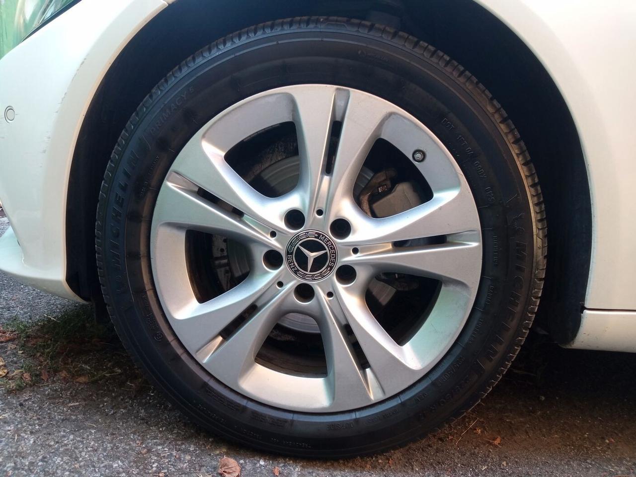 Mercedes-benz C 200d S.W.Business *39.000 KM*
