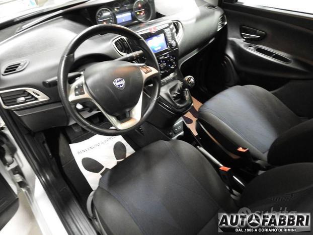 LANCIA - Ypsilon - 1.0 FireFly 5p. S&S Hybrid Gold