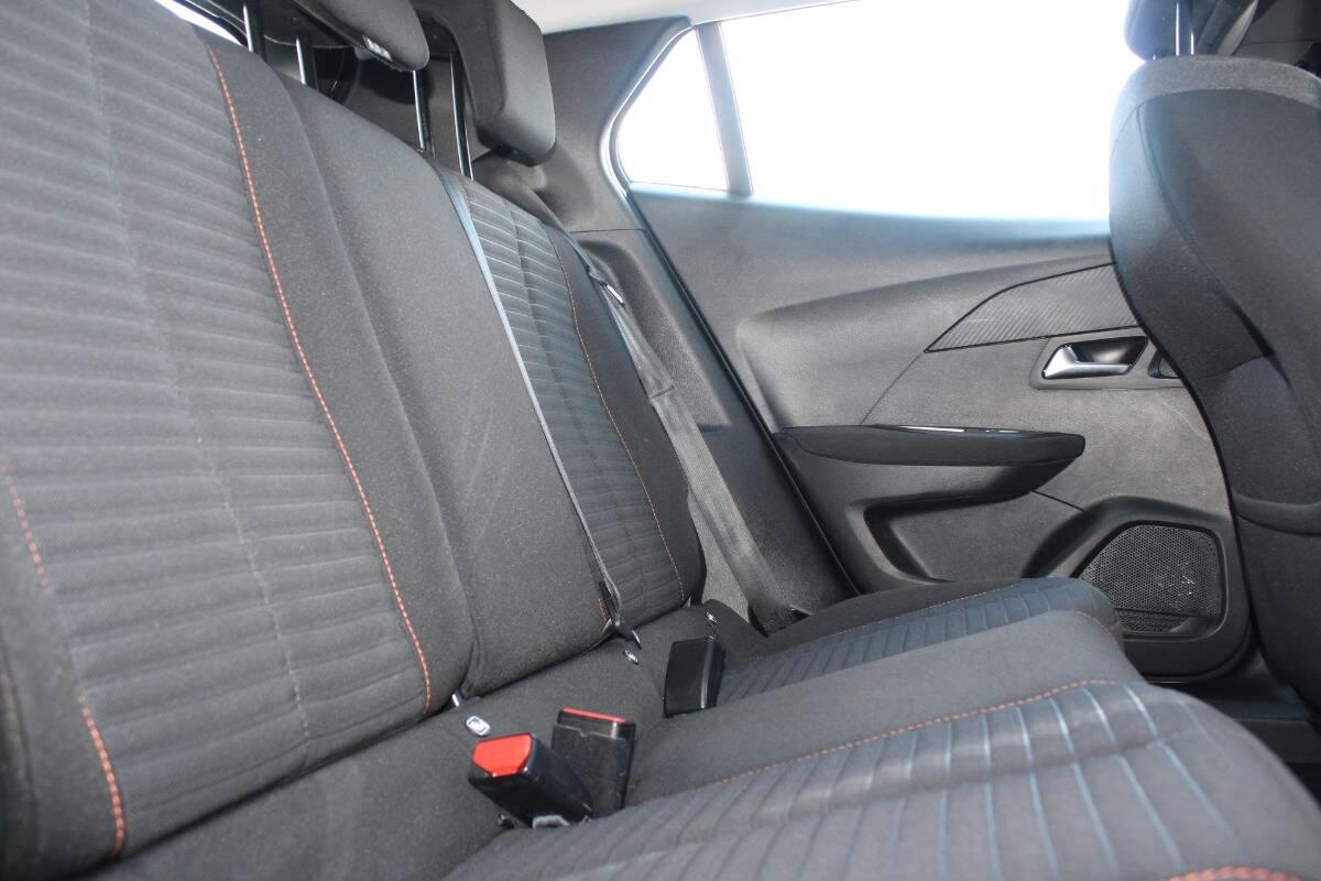 Peugeot 2008 1.2 puretech Active Pack s&s 130cv con CarPlay