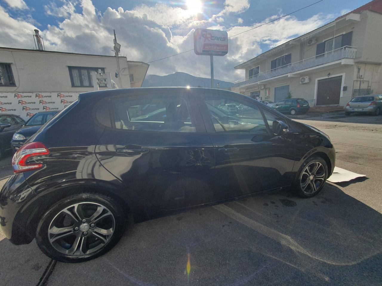 Peugeot 208 PureTech 82 5 porte Allure