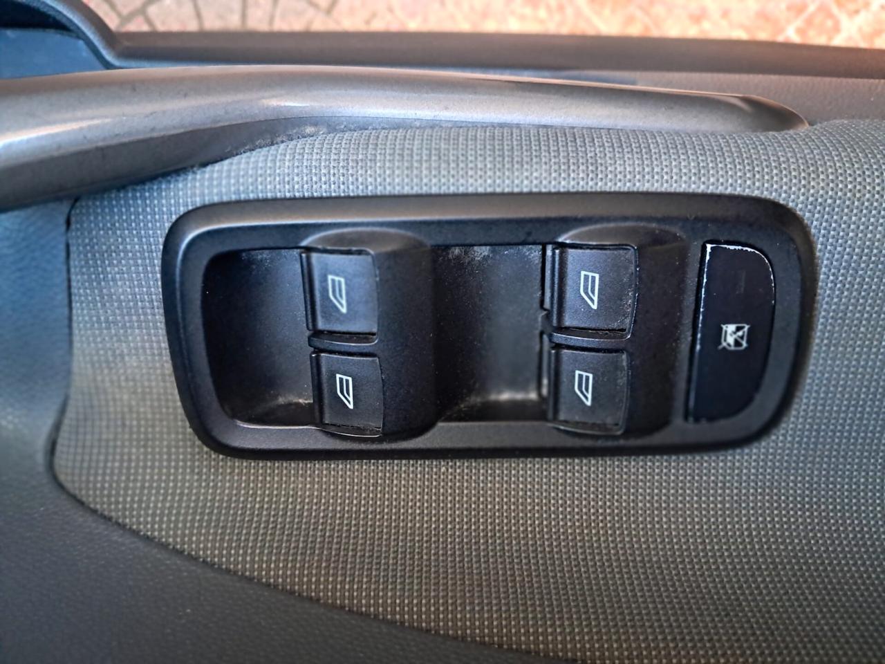 FORD FIESTA 1.6 Diesel 95CV-VISTA E PIACIUTA-Euro1890-