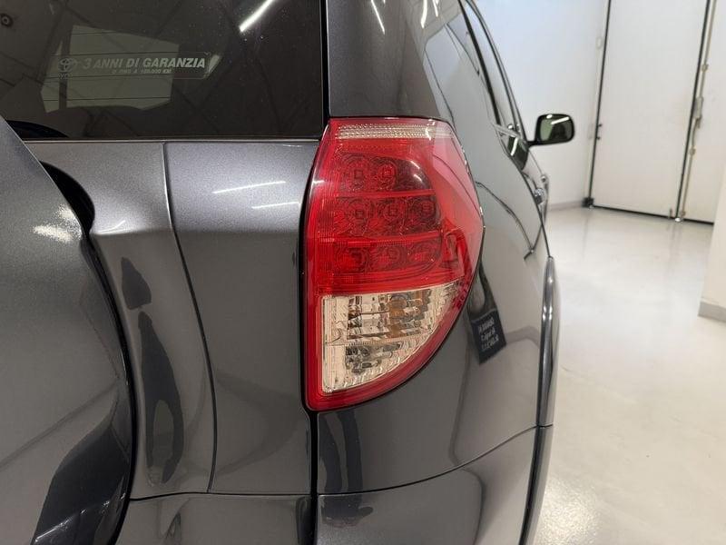 Toyota RAV4 RAV4 Crossover 2.2 d-cat Luxury 177cv