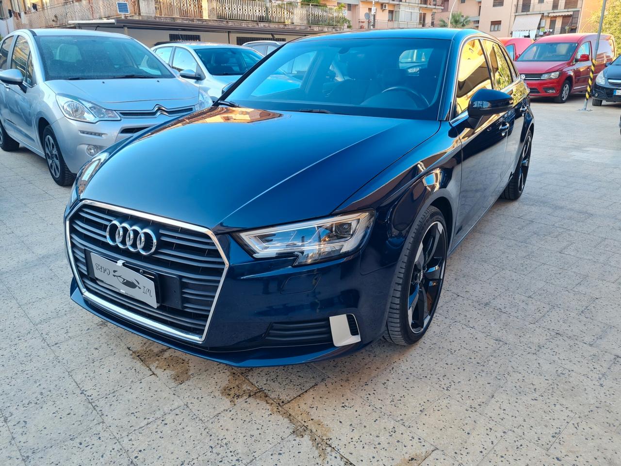 Audi A3 Sportback - 1.6 TDI Sport . Cerchi da 18 pollici Carplay