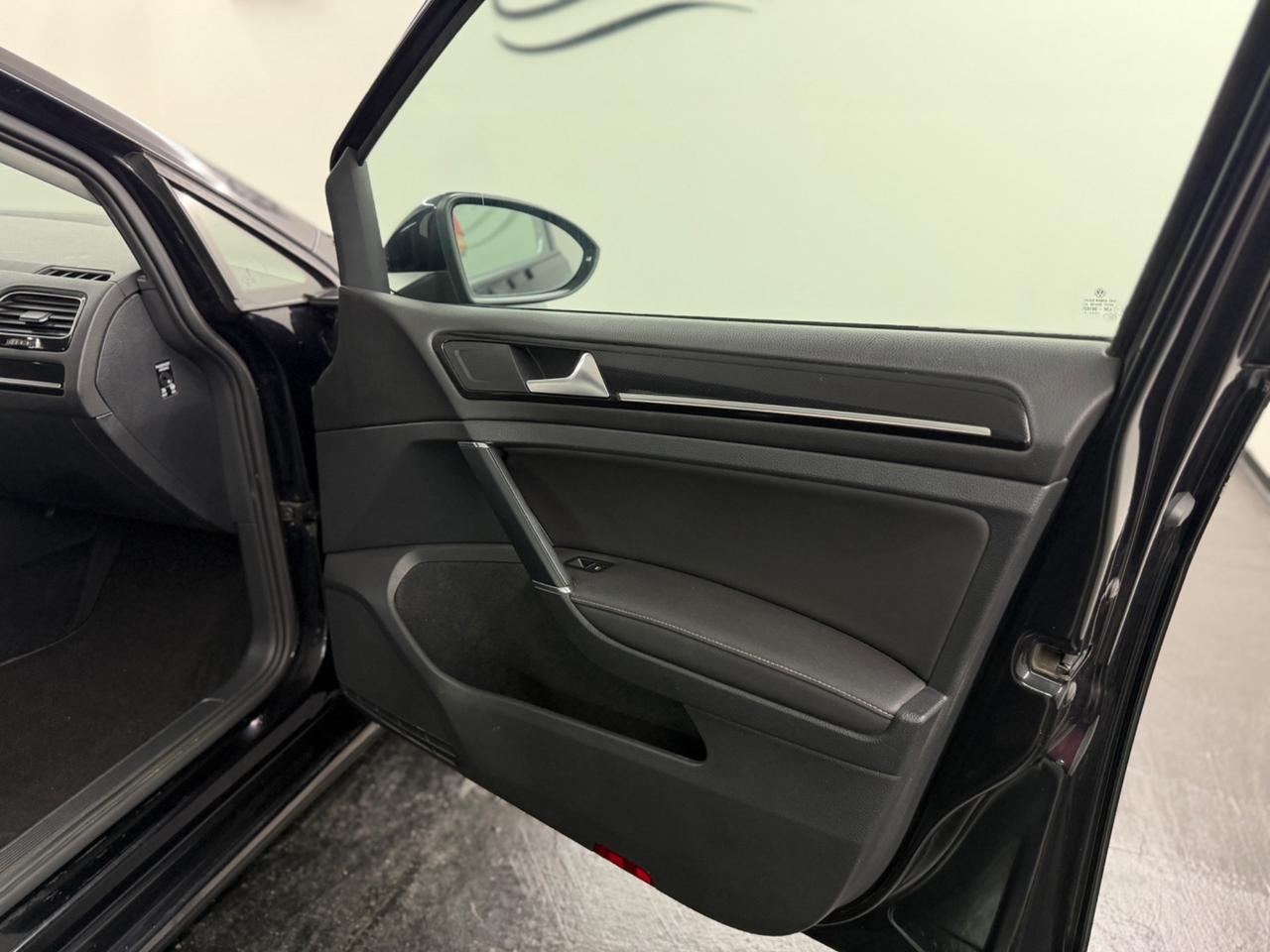 VOLKSWAGEN GOLF (anno 2013)
