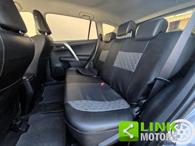 TOYOTA RAV 4 2.0 D-4D 4WD Lounge