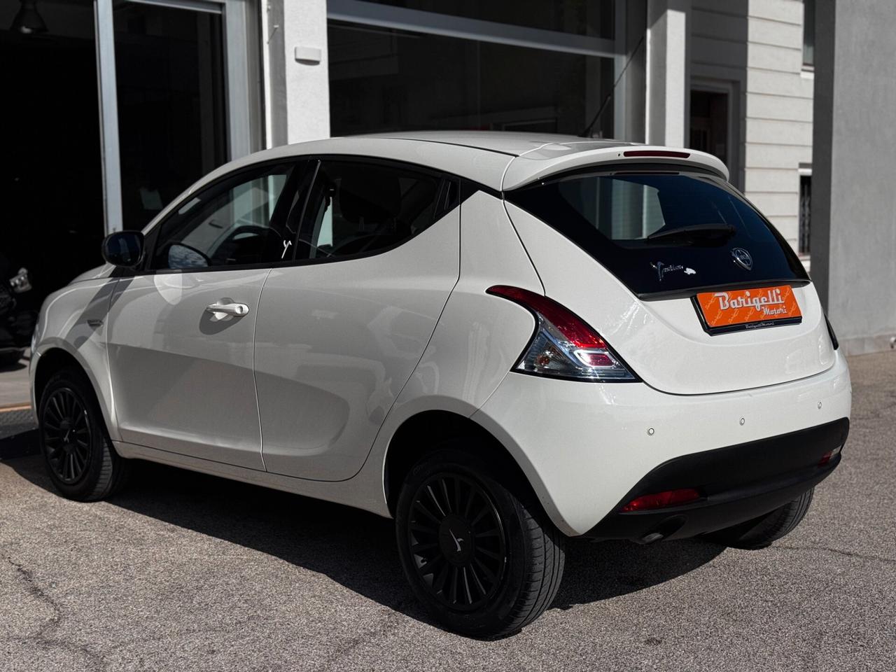 Lancia Ypsilon 0.9 TwinAir 85 CV 5 porte Metano Ecochic Elefantino, Unicoprop