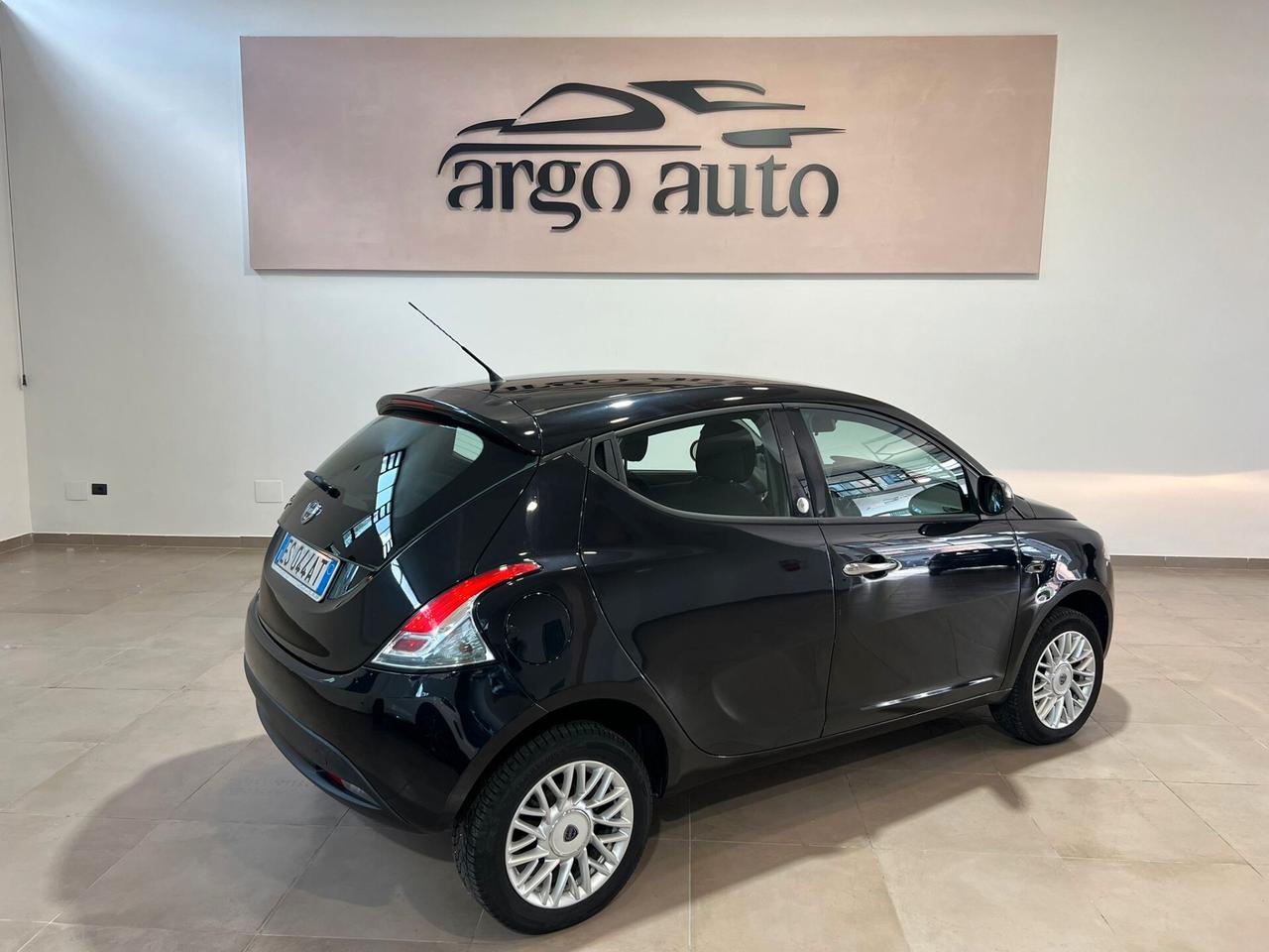 Lancia Ypsilon 0.9 TwinAir 85 CV 5 porte Metano Ecochic Gold