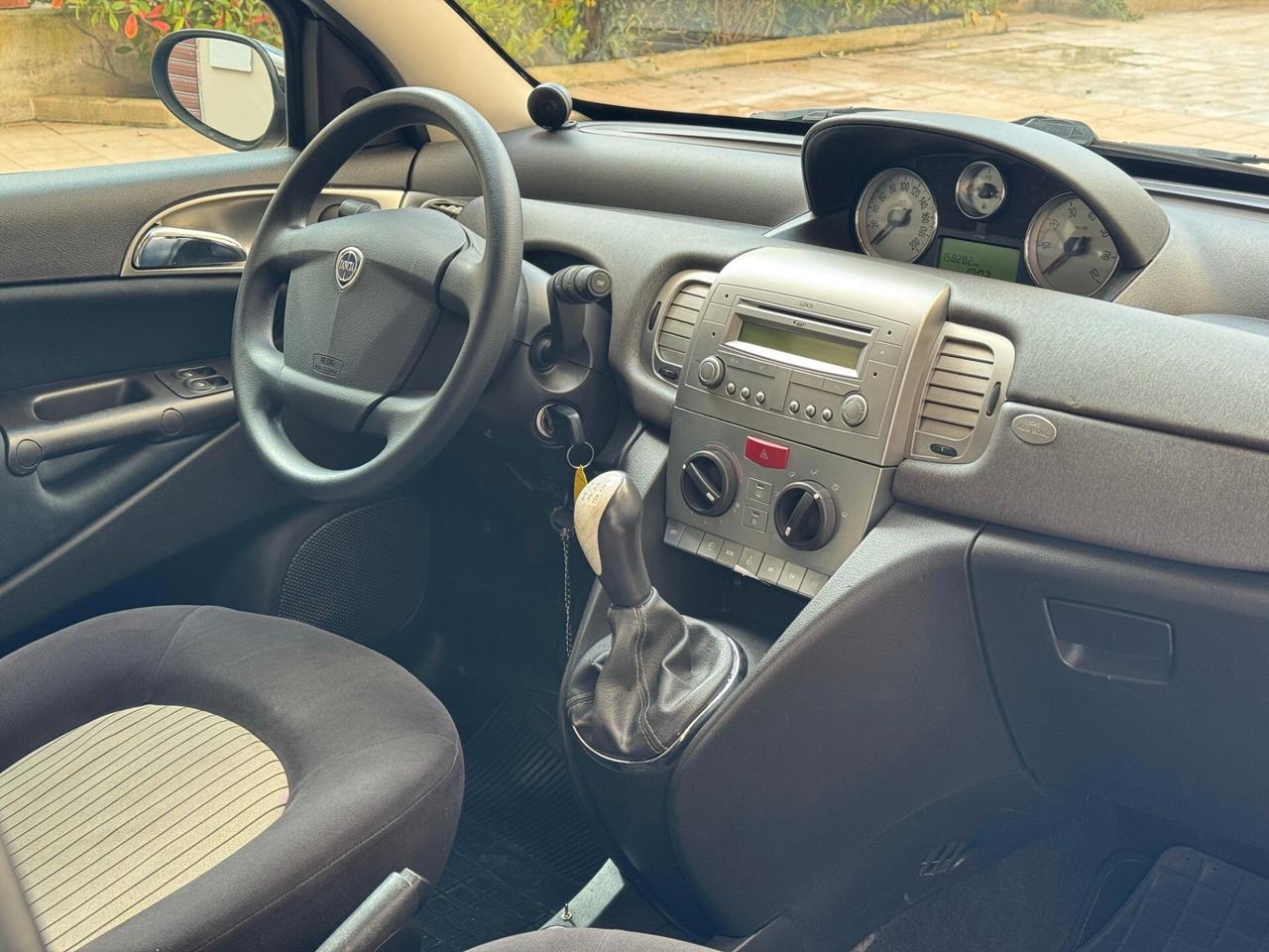 Lancia Ypsilon 1.3 MJT 75 cv