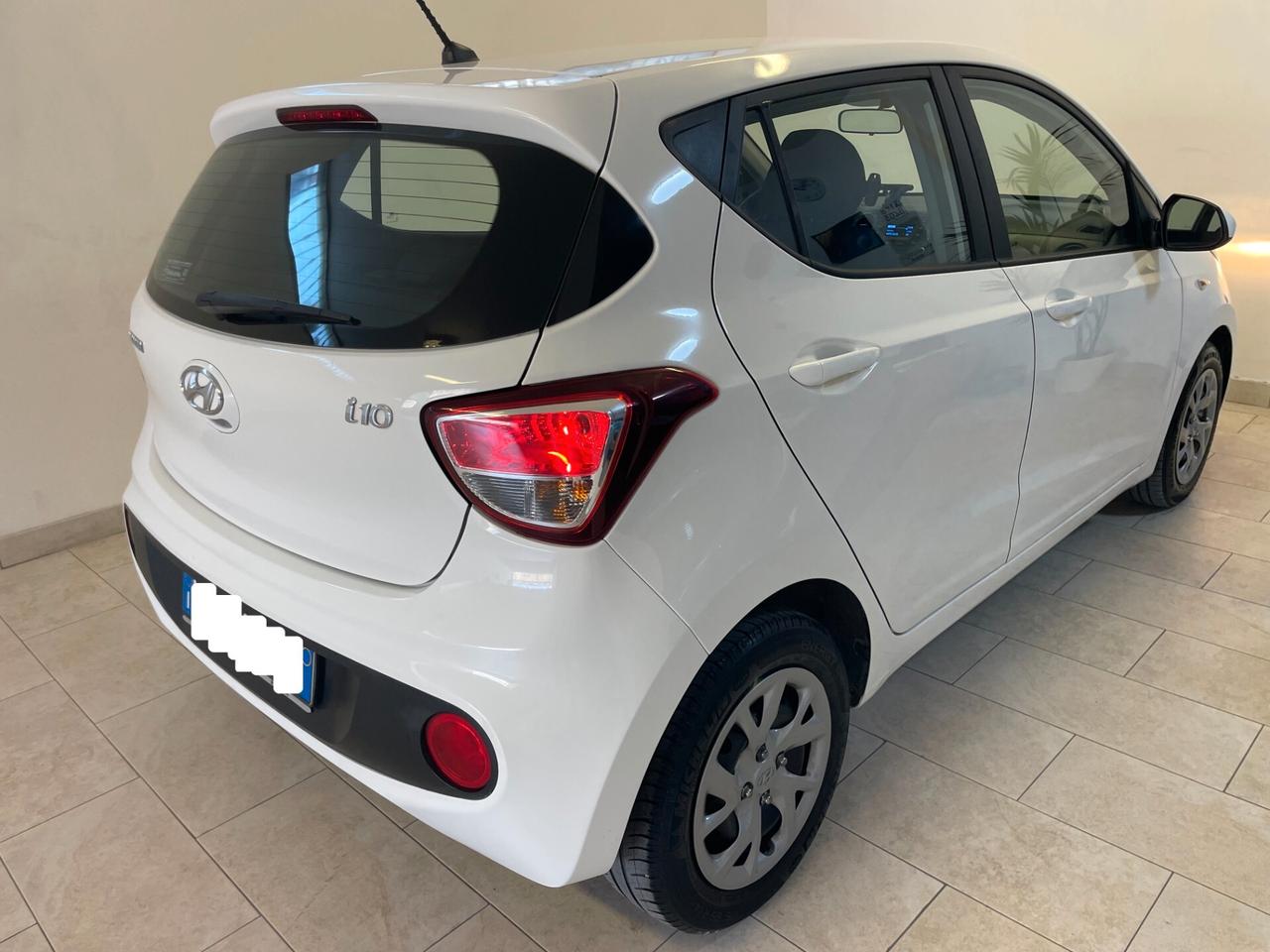 Hyundai i10 1.0 GPL Econext Login FULL TAGLIANDATA NEOPATENTATI