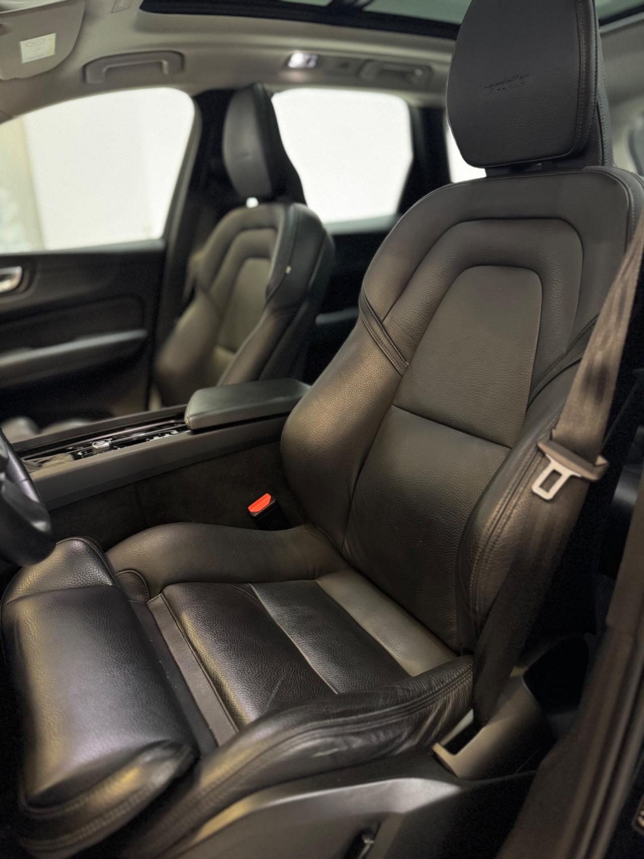 Volvo XC 60 AUTOMATICA Regenered Car